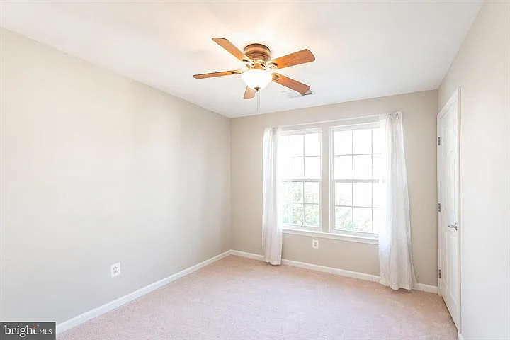 10246 Whitworth Ln — Photo 5