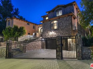 8812 Yates St, Sunland, CA 91040