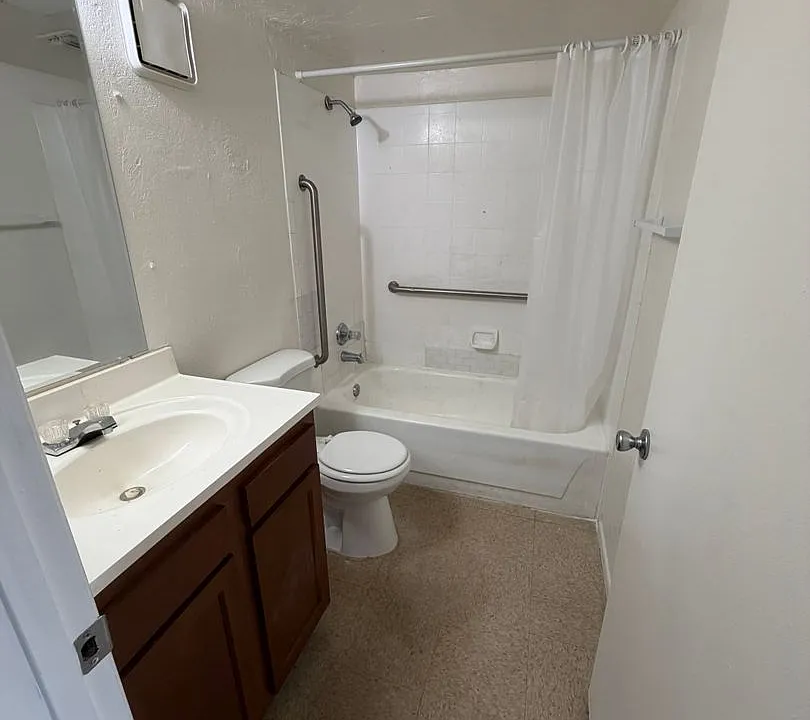 3802 E Monte Vista Dr