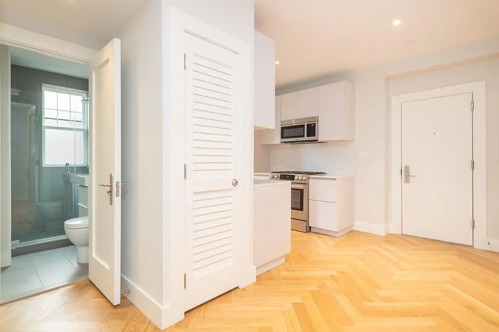 2 bed, 870 sqft, $3,150 — Photo 4