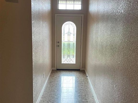 2nd image of 2621 Windmill Ln