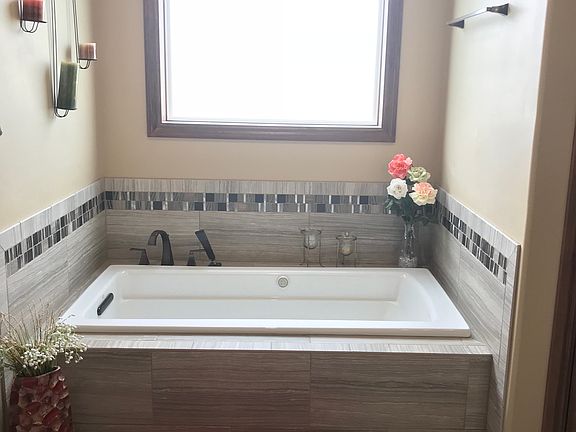 Master Bath Airtub