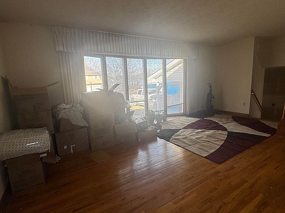 5th image of 14611 Holmes St