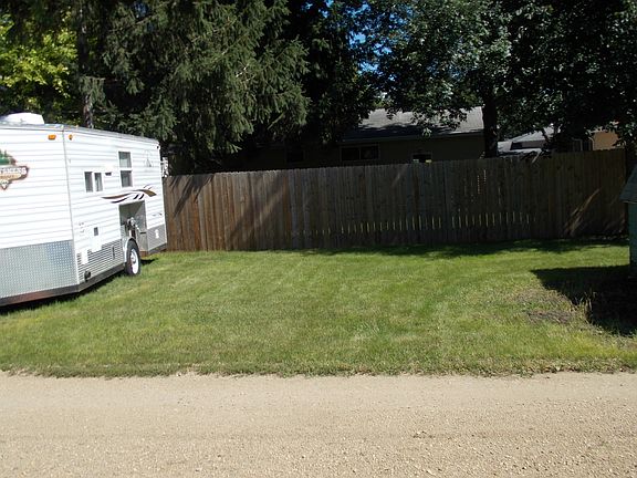 alley access w/storage room