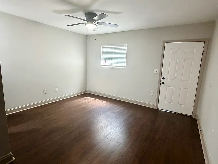 530 Lindsay St NW #3 — Photo 2