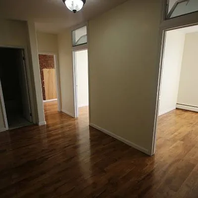 Rented by 4 Points Properties | media 7