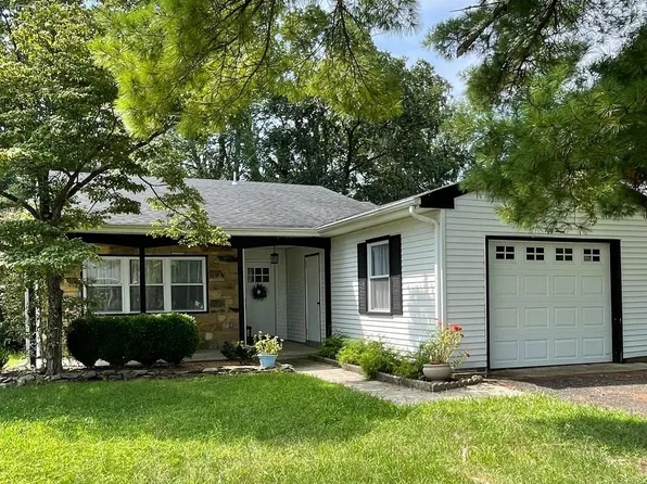 53 Dorchester Dr, Southampton, NJ 08088
