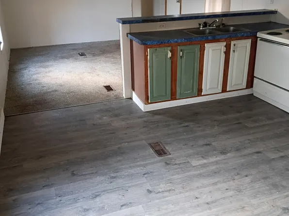 11 Jacob Ln #8, Craigsville, WV 26205