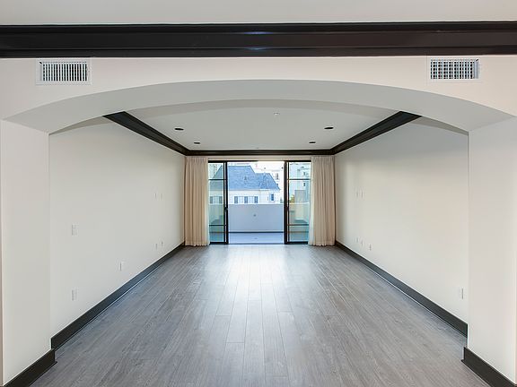 2nd image of 1110 Glenville Dr APT 205