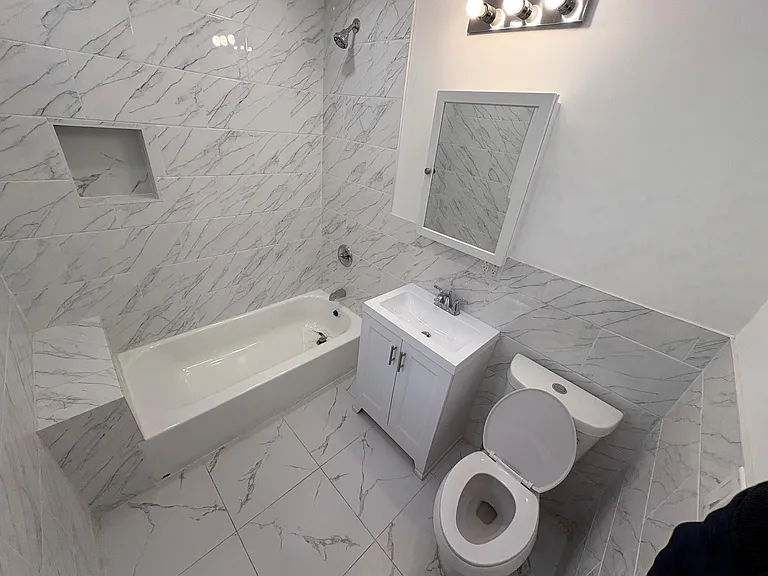 675 E 230th St #2-1 — Photo 6
