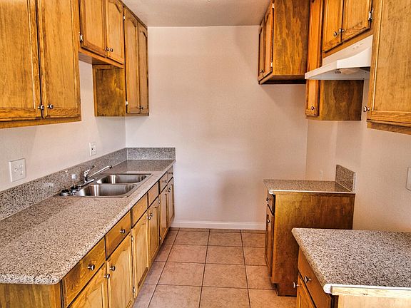 5th image of 10735 Barlow Ave