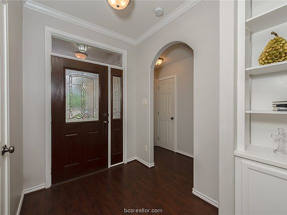 3rd image of 136 Walcourt Loop