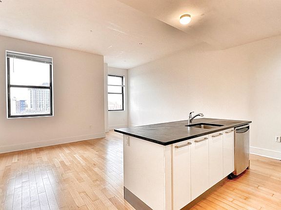 5th image of 4 Beacon Way APT 511