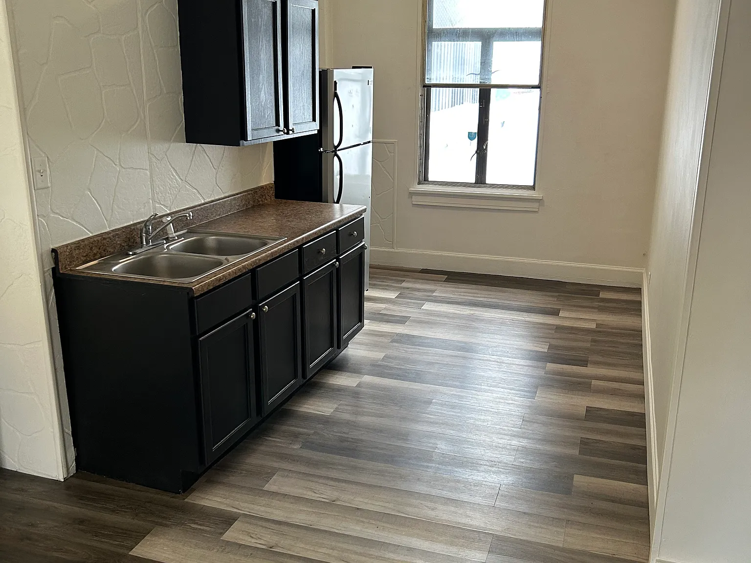2 bed, 600 sqft, $995 — Photo 2