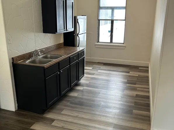 404 E Main St #230, Niles, MI 49120