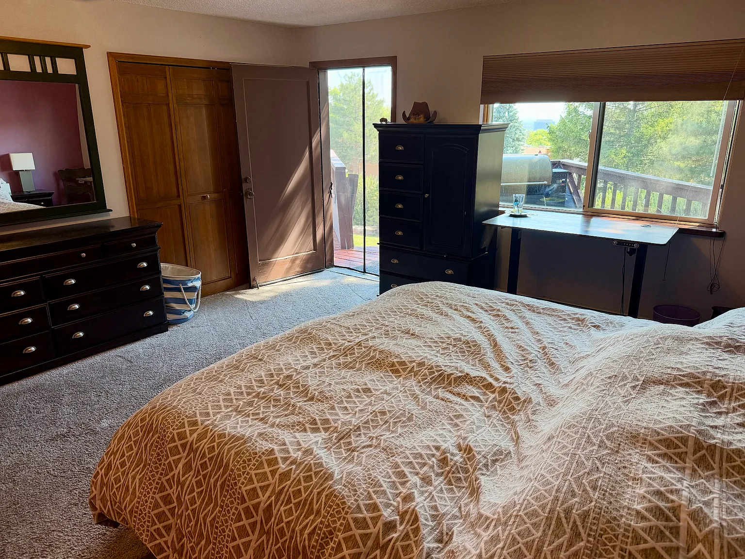5 bed, 3300 sqft, $1,200 — Photo 3
