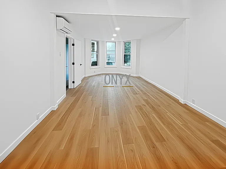 20-15 Menahan St #1 — Photo 5