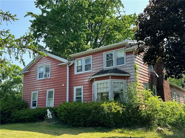 2111 Two Rod Rd, Marilla, NY 14102
