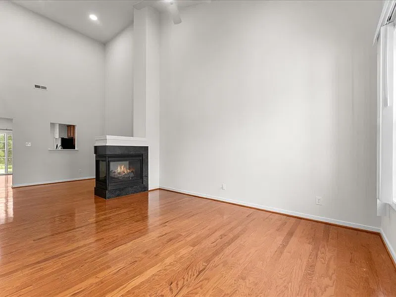3 bed, 1644 sqft, $2,600 — Photo 3