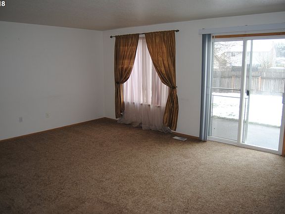 5th image of 15903 NE 77th Cir