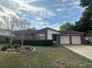 1807 Mission Dr, Victoria, TX 77901