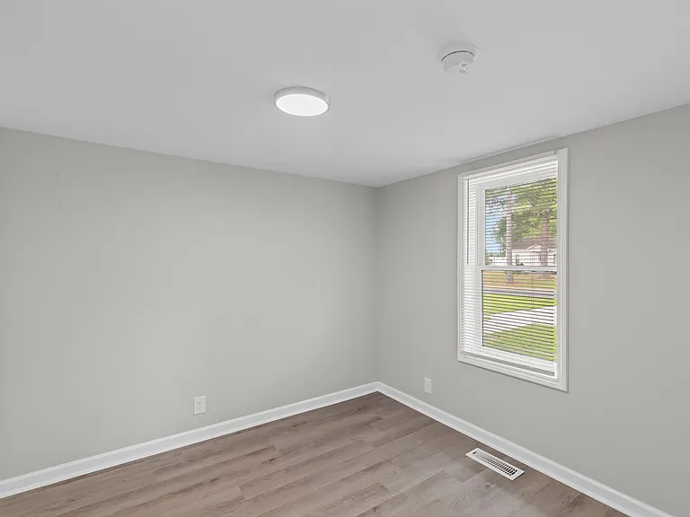 111 Five Mile Rd — Photo 9