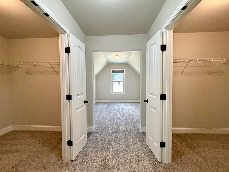 235 Sanctuary Dr — Photo 17