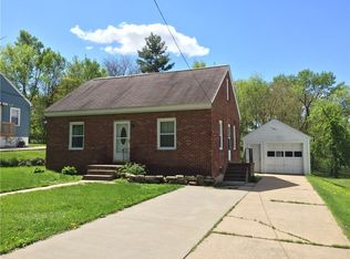 2156 C St SW, Cedar Rapids, IA 52404