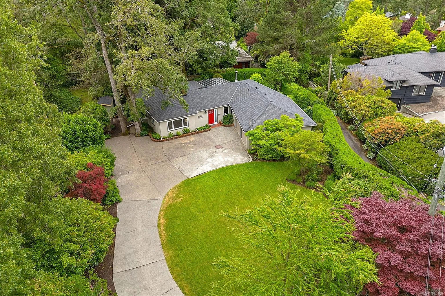 1941 Mayfair Dr photo 1