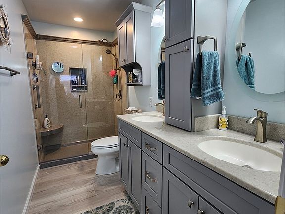 4th image of 54 Park Pool Dr #2B