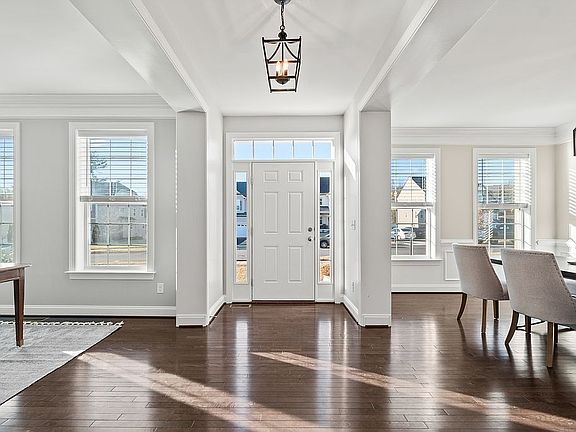 4th image of 9046 Stone Crest Dr