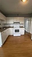 3 bed, 1.0 bath, 1201 sqft, $2,700 — Photo 2