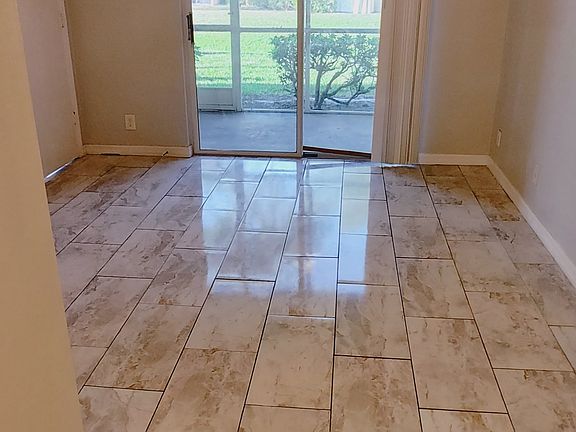 5th image of 1562 SE Royal Green Cir #103