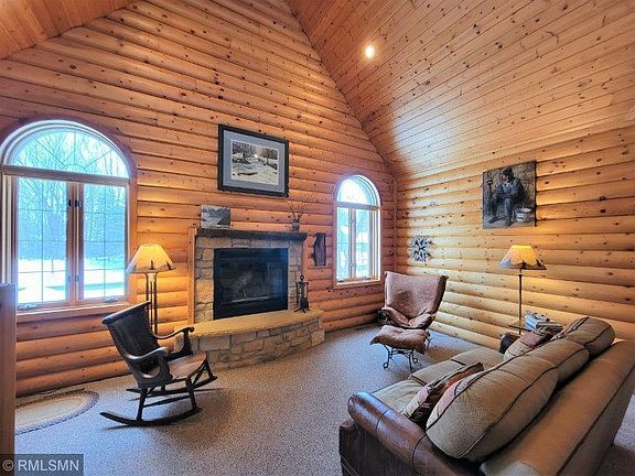 2nd image of 1237 Sugarbush Ln