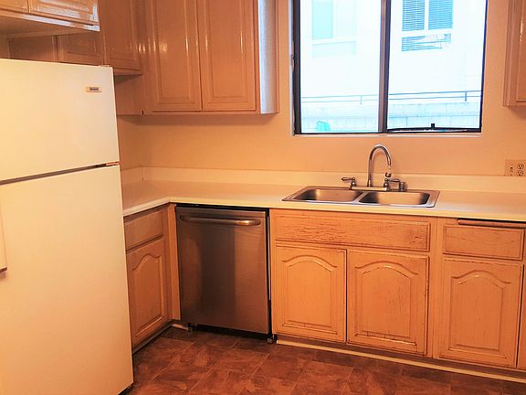 4th image of 4522 Murietta Ave APT 5
