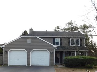 8 Leeds Ct, Brick, NJ 08724