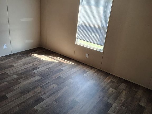 3rd image of 226 Old Tavern Ln #226