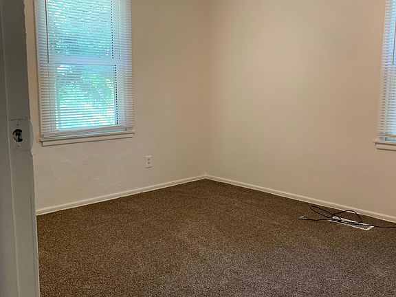 4th image of 3007 W Wiswall St