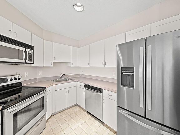 3rd image of 100 Marina Dr APT 618