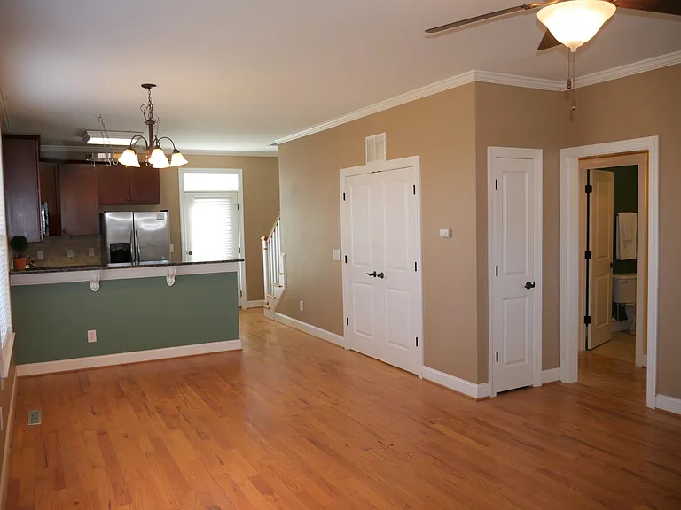1330 Mint St — Photo 10