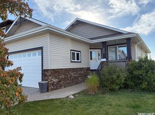 260 N Thauberger Rd, Regina, SK S4Y0C3