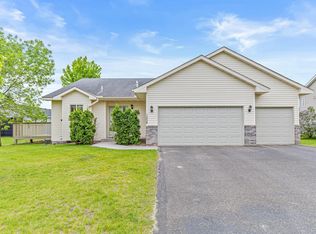 1556 Cedar Dr S, Cambridge, MN 55008