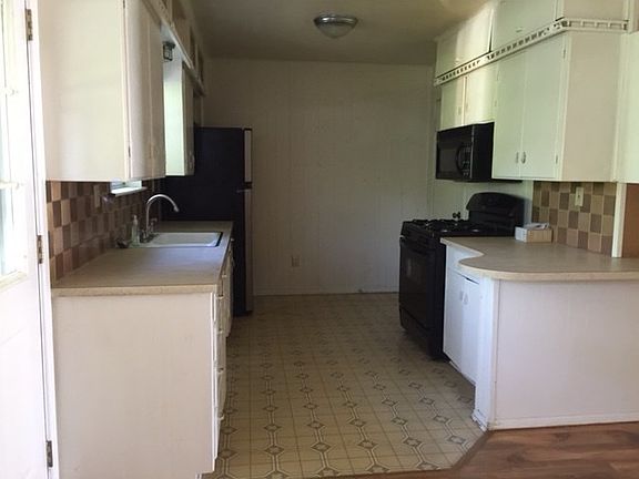 4th image of 324 Thompson Dr