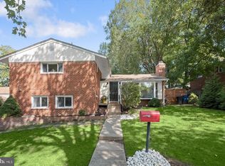 5007 Elsmere Pl, Bethesda, MD 20814