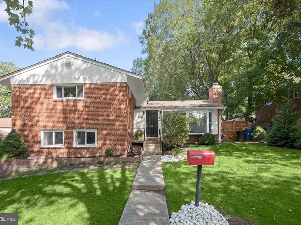 5007 Elsmere Pl, Bethesda, MD 20814