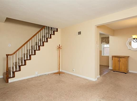 4th image of 1045 Saint Joseph St