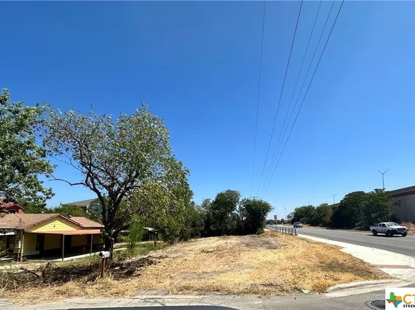 295 S West End Ave, New Braunfels, TX 78130