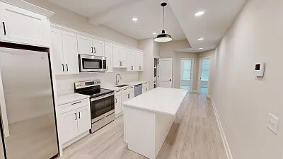 4 bed, 1100 sqft, $7,995 — Photo 2