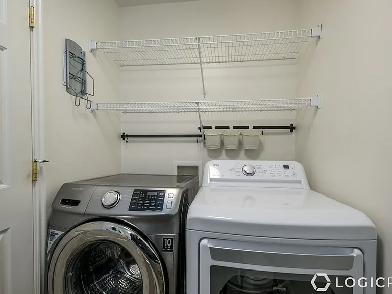 376 W Concord Pl — Photo 11