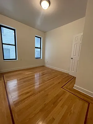 Rented by PMG Real Estate  | media 6